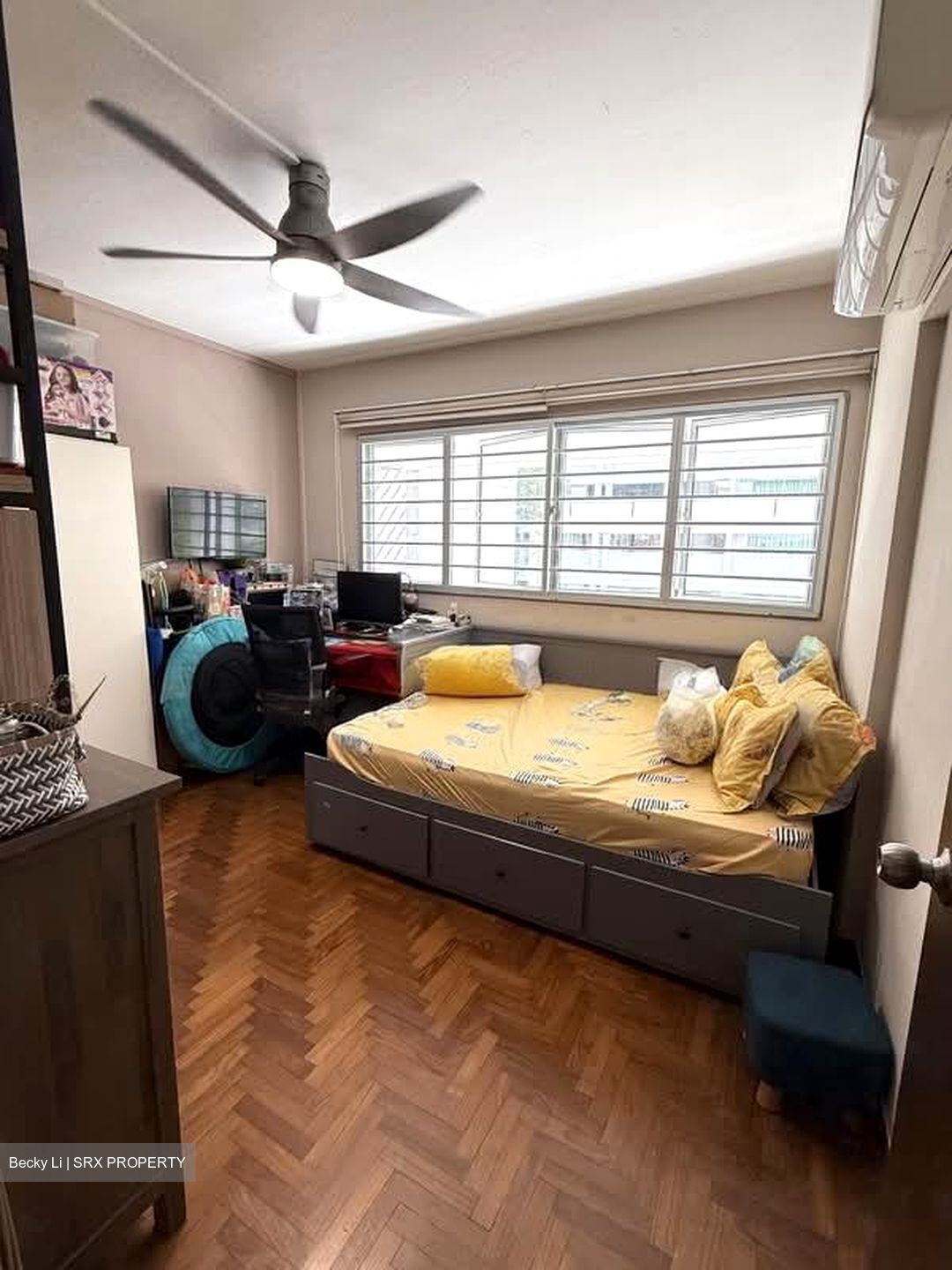 Blk 327 Jurong East Street 31 (Jurong East), HDB Executive #538023801